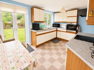 Kitchen- click for photo gallery
